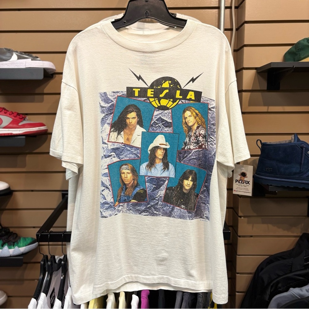 1992 Vintage Tesla Band T-shirt Size XL Mechanical Resonance